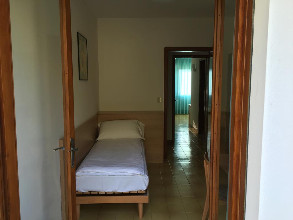 מלון מאלצ'סינה Casa Bianca חדר תמונה